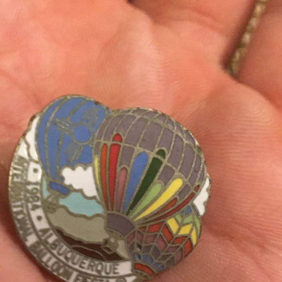 Vintage 1984 Hot Air Balloon Festival New Mexico Pewter Keychain - Picture 3 of 4